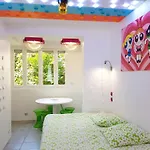 Bonjour Bed & Breakfast Paris